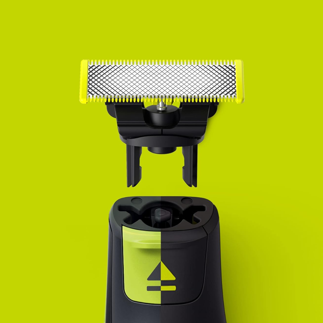 Close-up of Philips QP630 blades with skin-friendly guard for sensitive grooming