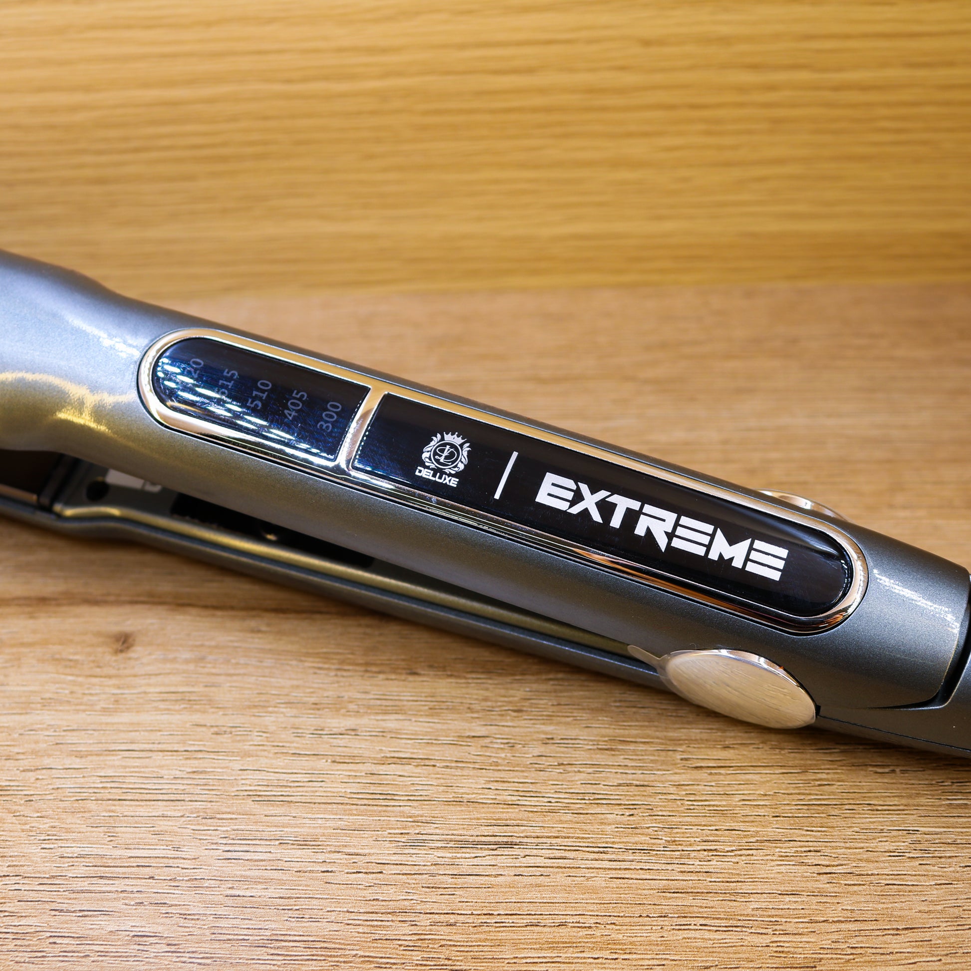 Deluxe Extreme Hair Straightener – Professional Styling Tool for Smooth & Sleek Hair