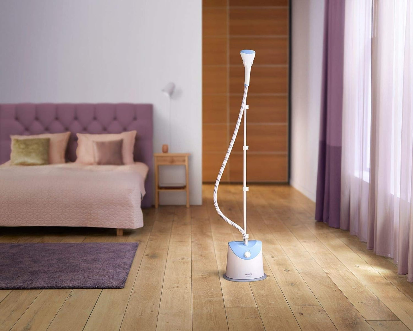 Philips Vertical Garment Steamer GC482/26 with powerful 1600W continuous steam.