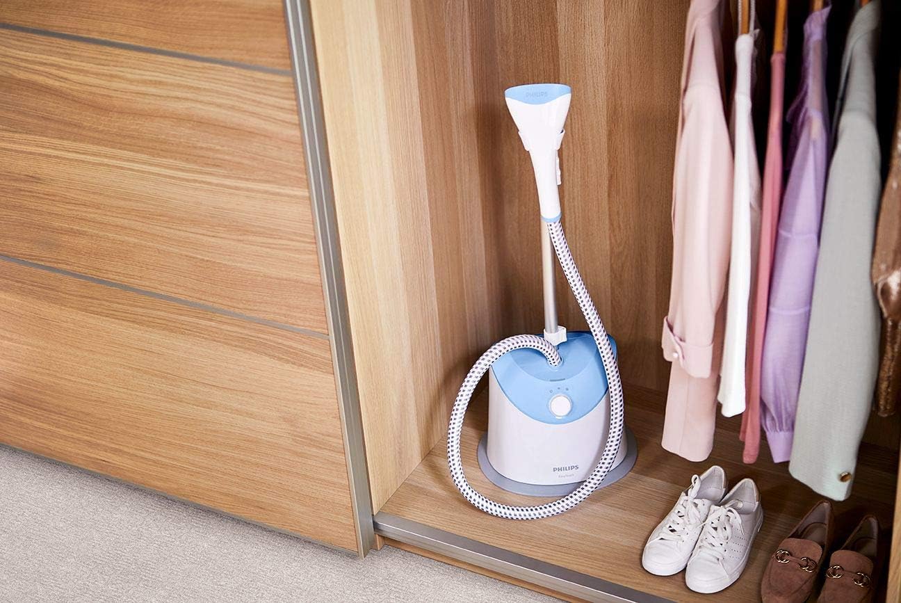 Philips Vertical Garment Steamer GC482/26 with powerful 1600W continuous steam.